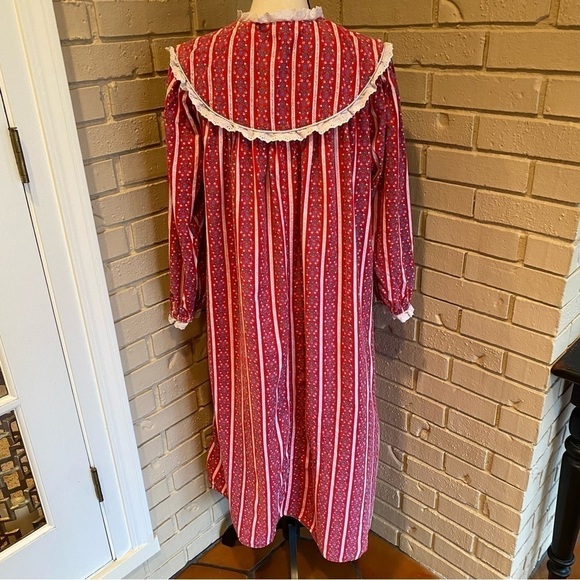 Lanz of Salzburg Red Floral Heart Print Flannel Nightgown Long Medium M Womens - Picture 6 of 10